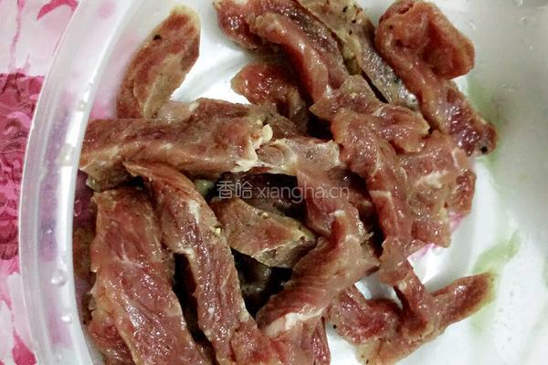 青椒炒牛肉（牛排）的做法图解2