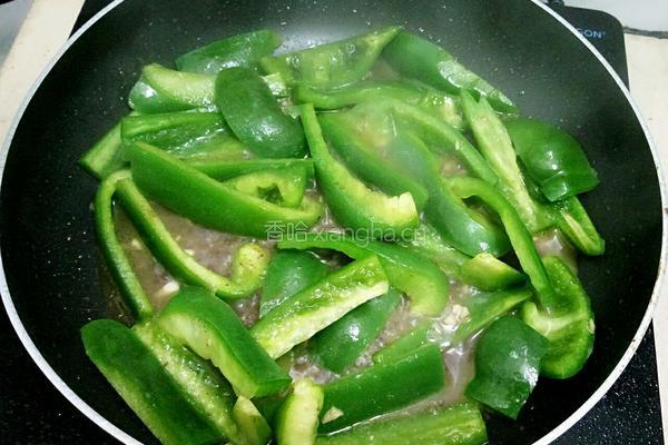 青椒炒牛肉（牛排）的做法图解8