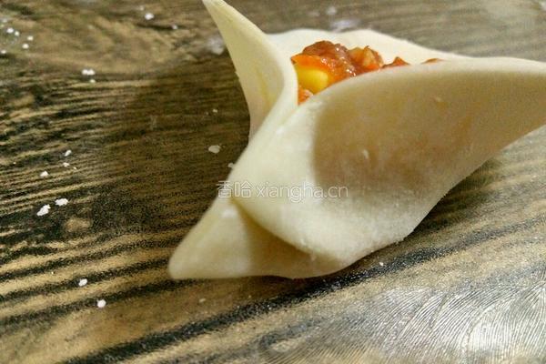 月牙形饺子的包法的做法图解7