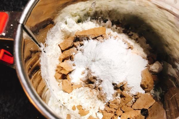 麻将巧克力栗蓉蛋糕的做法图解2