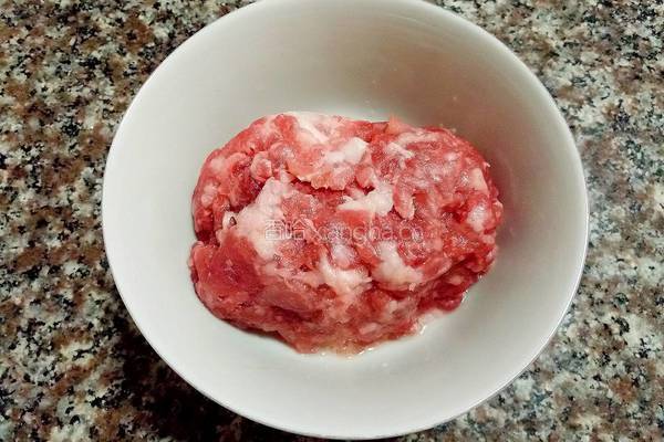 肉末烧二面黄的做法图解1