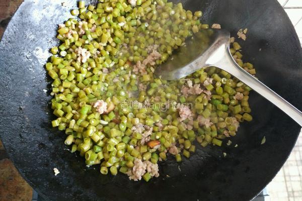酸豆角炒肉末的做法图解8