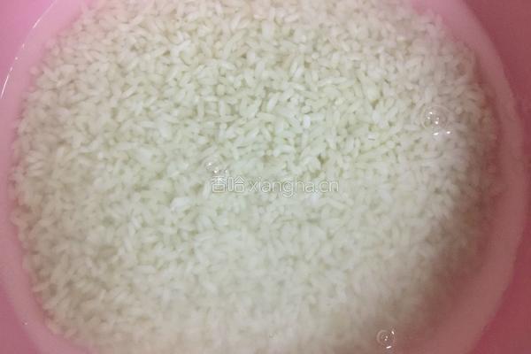 香菇糯米丸子的做法图解1