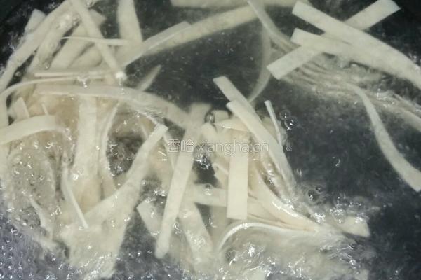 千张拌菠菜 的做法图解7