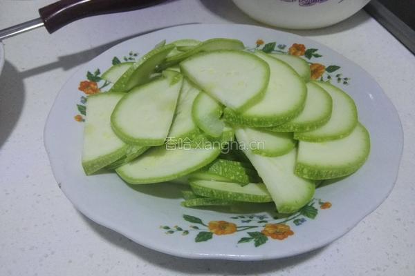 角瓜炒肉的做法图解2