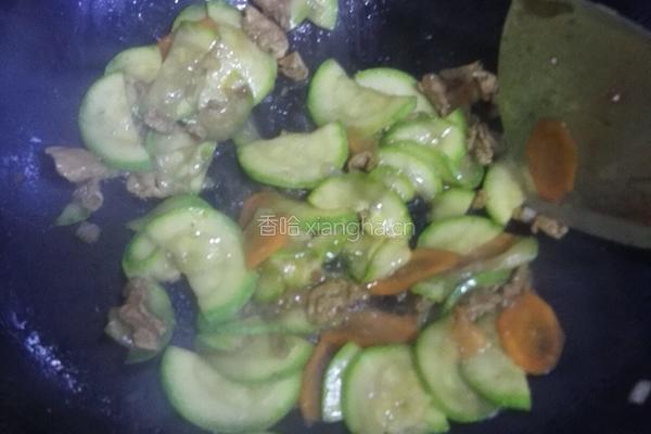 角瓜炒肉的做法图解7