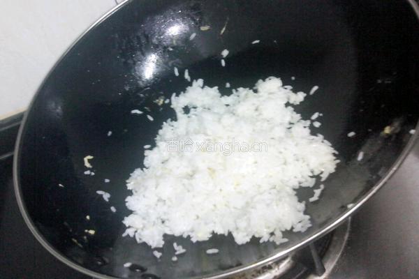 熟木耳朵蛋炒饭的做法图解4