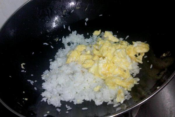 熟木耳朵蛋炒饭的做法图解5