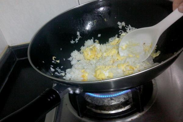 熟木耳朵蛋炒饭的做法图解6
