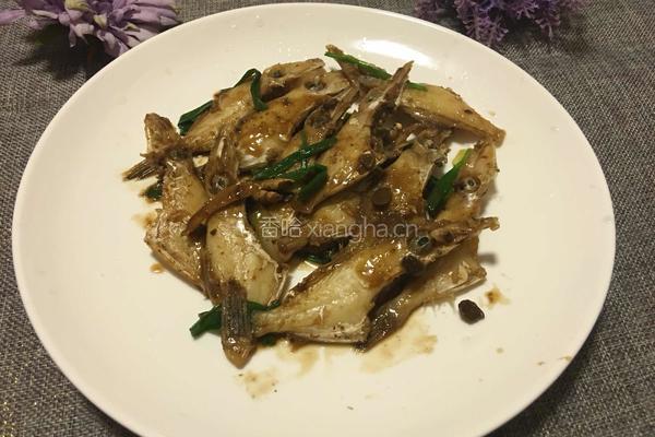 黄豆酱焖剥皮鱼的做法图解9