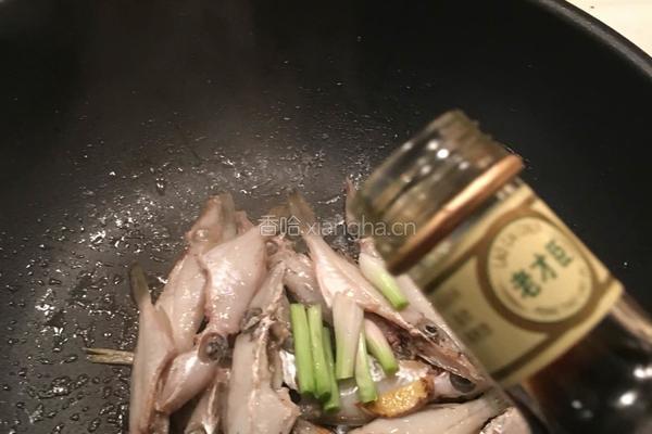 黄豆酱焖剥皮鱼的做法图解5