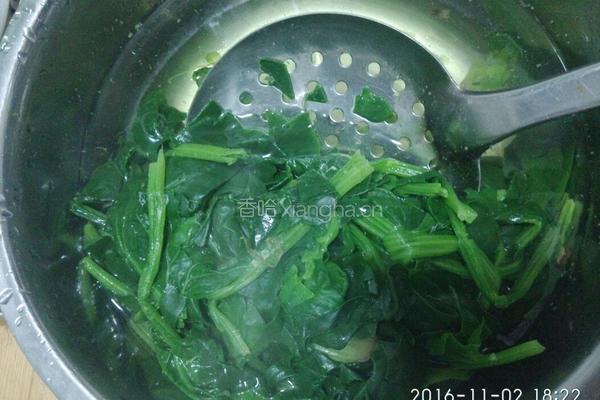 凉拌菠菜黄豆芽的做法图解3