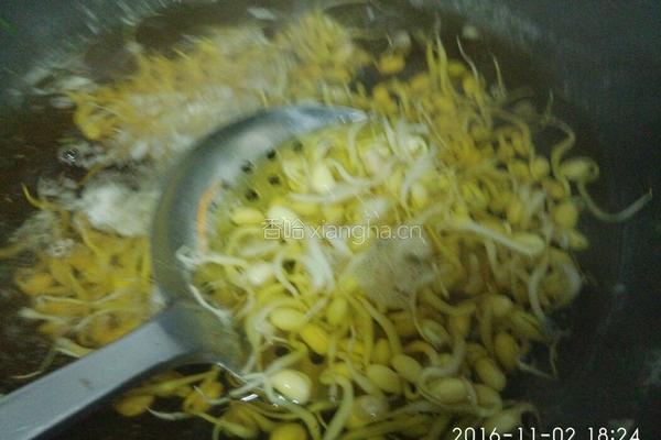 凉拌菠菜黄豆芽的做法图解7