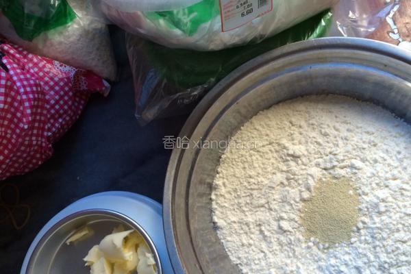 提子面包卷的做法图解1