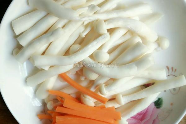 芹菜海鲜菇的做法图解6