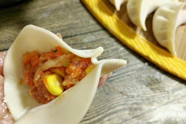 玉米胡萝卜猪肉馅饺子的做法图解10