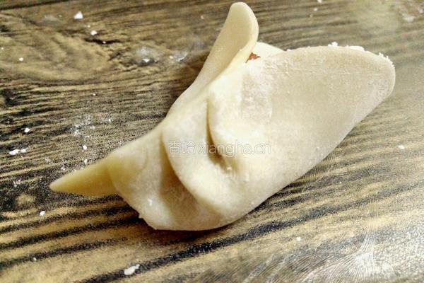 玉米胡萝卜猪肉馅饺子的做法图解12