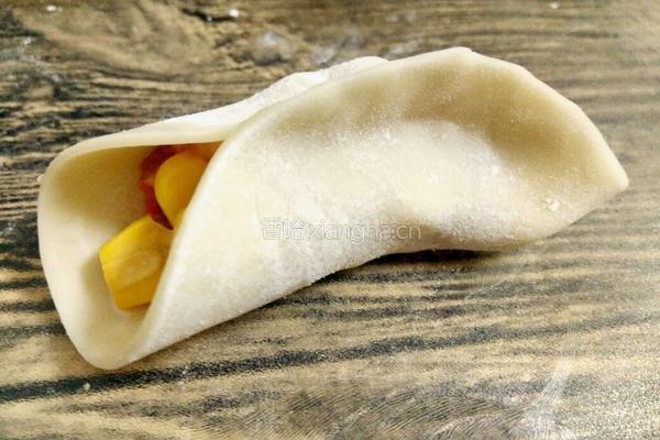 玉米胡萝卜猪肉馅饺子的做法图解13