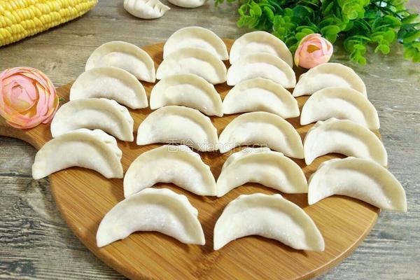 玉米胡萝卜猪肉馅饺子的做法图解16