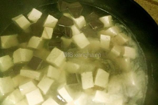 双色鸭血豆腐的做法图解3