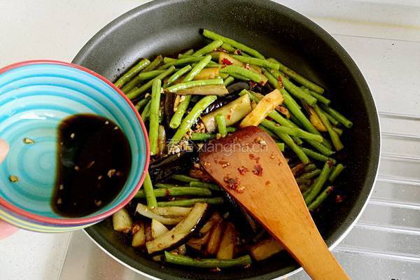鱼香茄子豆角的做法图解11