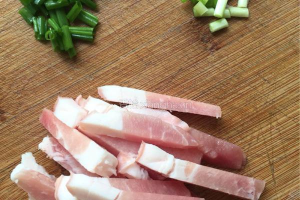 杏鲍菇炒肉的做法图解3