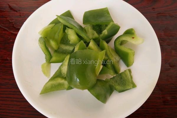 青椒火腿炒鸡蛋的做法图解3