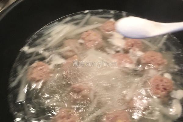 肉丸萝卜汤的做法图解6