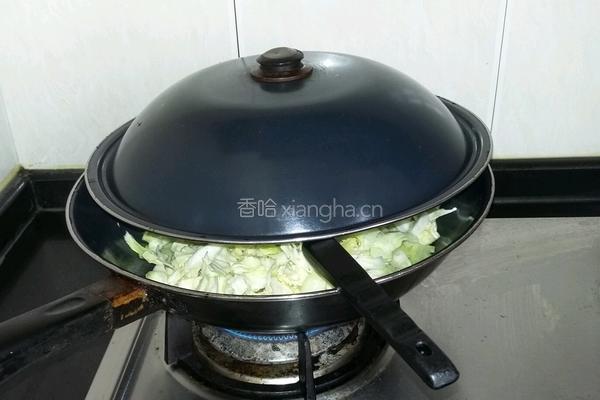 蒜香炒卷心菜的做法图解6