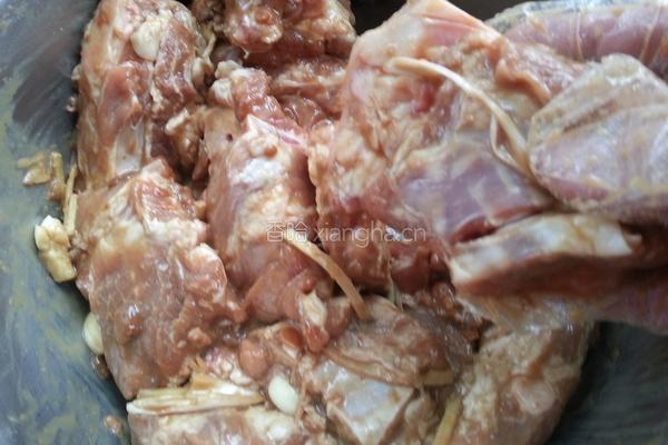 黄豆酱香大骨头的做法图解8