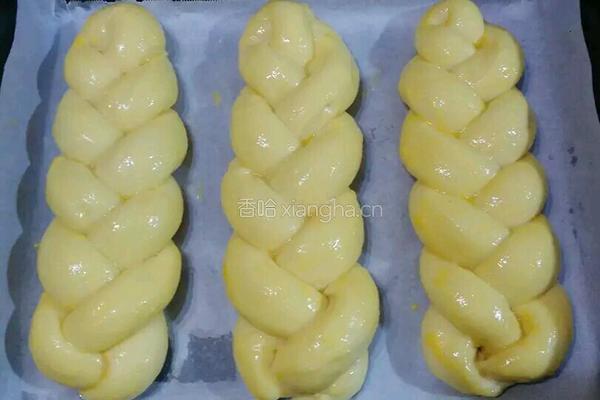 蔓越莓干酥粒辫子面包的做法图解10