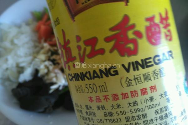 炝拌西兰花黑木耳的做法图解7