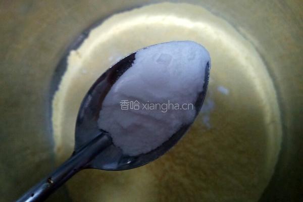 红枣板栗玉米面窝头的做法图解1