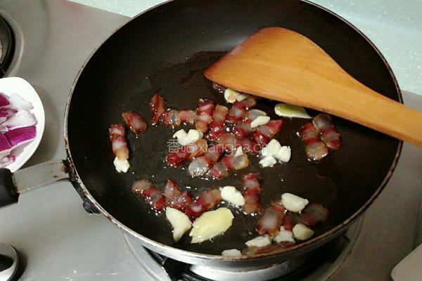 腊肉火腿炒菜椒的做法图解6