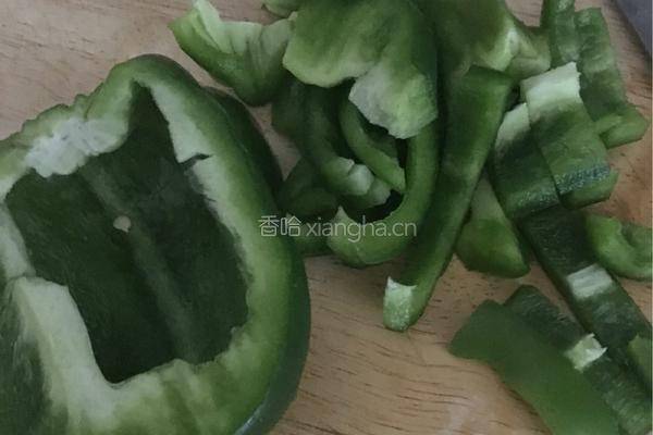青椒炒龙利片的做法图解3