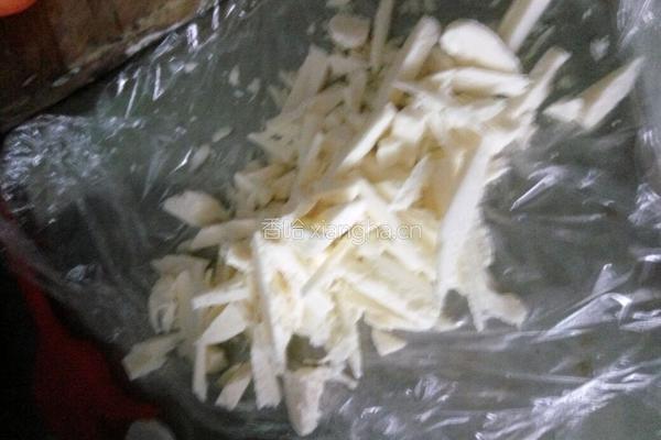 九寸香肠鱼豆腐披萨的做法图解3