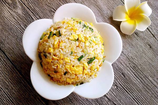 黄金炒饭的做法图解8