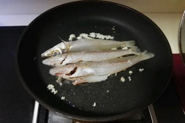 香煎沙尖鱼的做法图解4