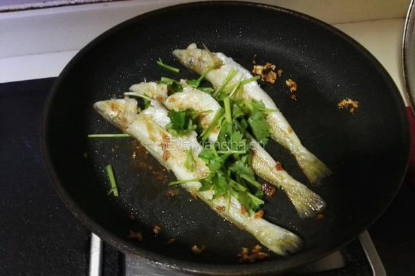 香煎沙尖鱼的做法图解5