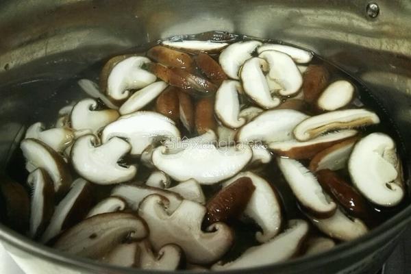 腊肠石锅拌饭的做法图解4
