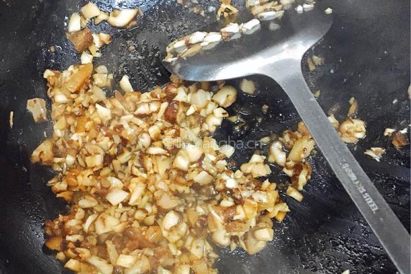 香菇肉末豆腐的做法图解3