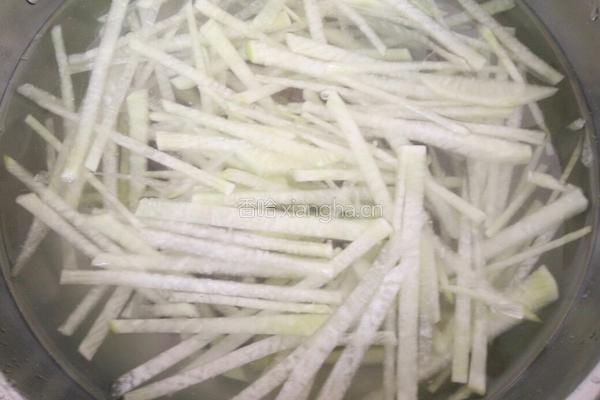 蚝油萝卜丝的做法图解3