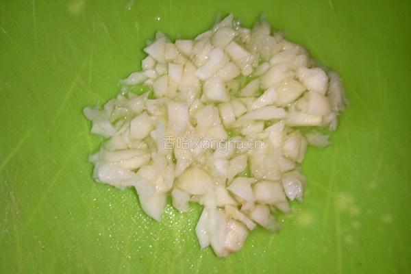 黄花菜腐竹炒木耳的做法图解3