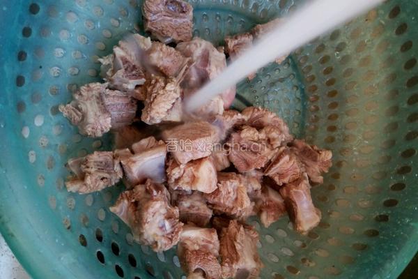 蘑菇炖排骨的做法图解4