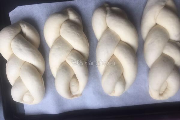 辫子面包的做法图解5