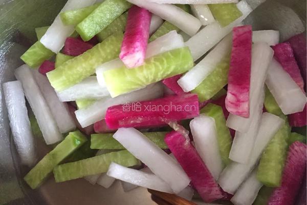 凉拌脆萝卜条的做法图解5
