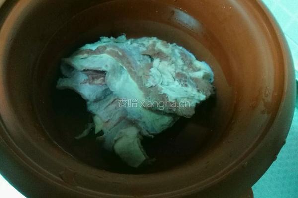椒盐驴肉丝的做法图解3