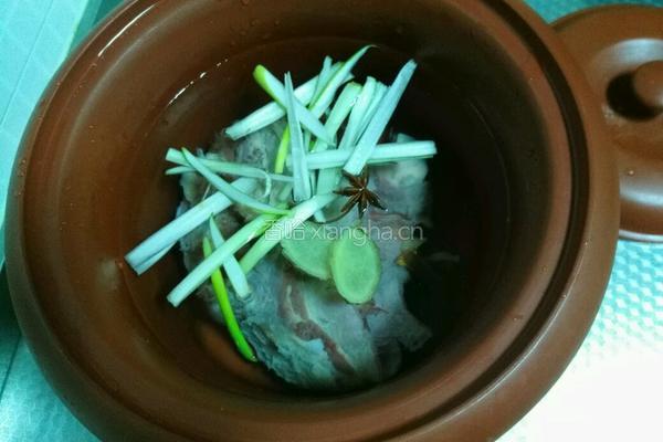 椒盐驴肉丝的做法图解4