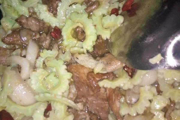 苦瓜炒肉的做法图解3
