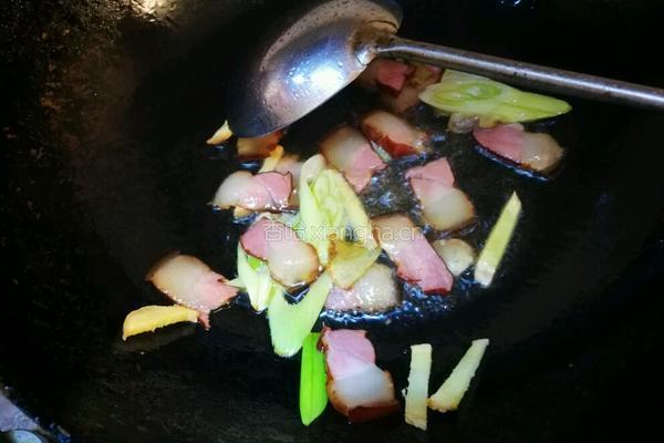 腊肉炒青椒的做法图解4